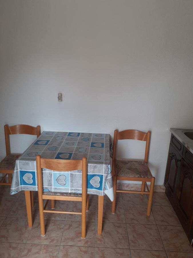 Apartments Mara Bela Карлобаг Екстер'єр фото