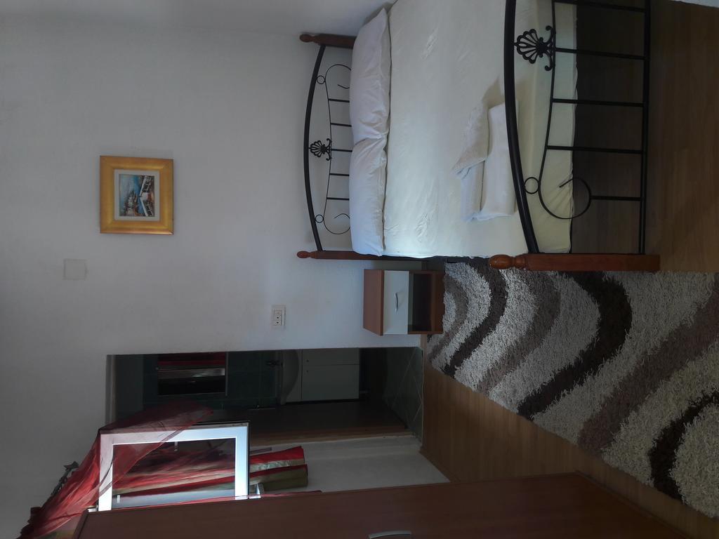 Apartments Mara Bela Карлобаг Екстер'єр фото